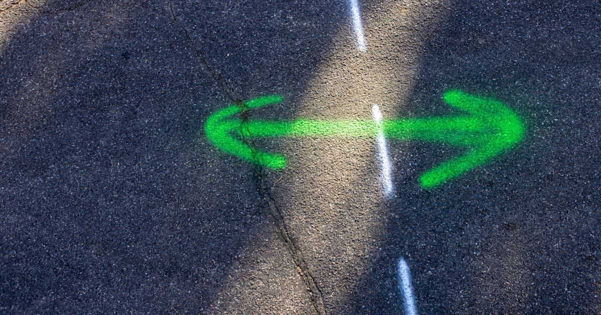 Outbound vs Inbound Sales: When to Use Each and How to Combine Them